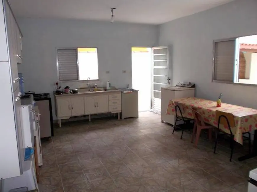 Sobrado com 2 quartos à venda, 324002m2 em Peruibe - SP - imagem 6 Foto 6 de Sobrado com 2 quartos à venda, 324002m2 em Peruibe - SP