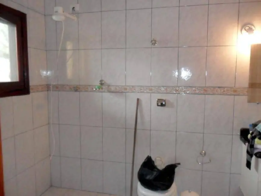 Sobrado com 5 quartos à venda em Peruibe - SP - imagem 9 Foto 9 de Sobrado com 5 quartos à venda em Peruibe - SP