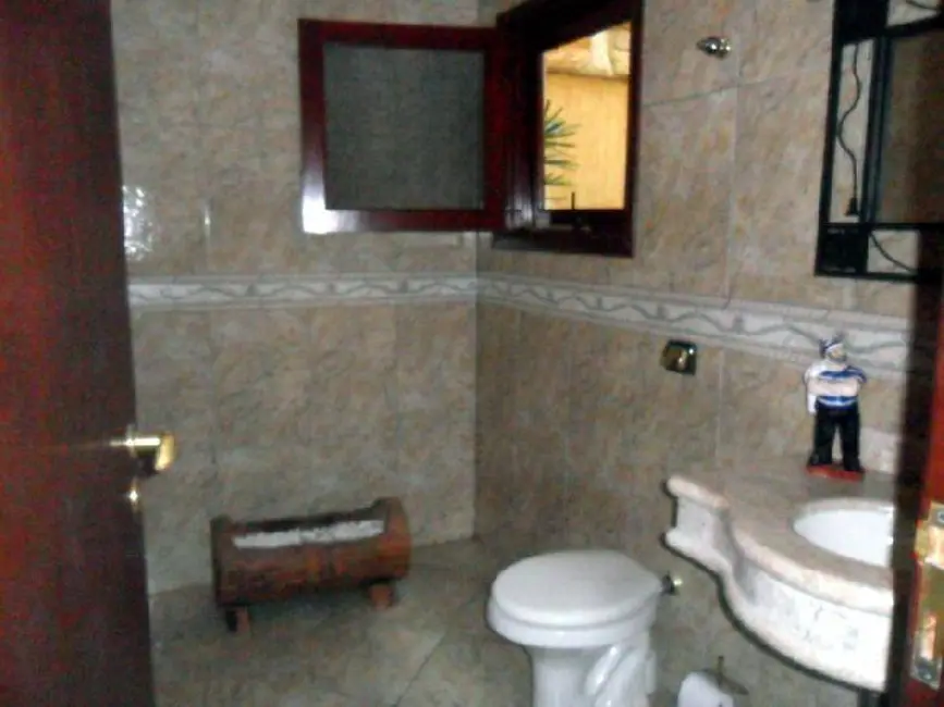 Sobrado com 5 quartos à venda em Peruibe - SP - imagem 4 Foto 4 de Sobrado com 5 quartos à venda em Peruibe - SP