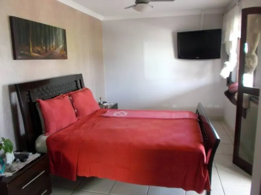 Casa com 5 quartos à venda em Peruibe - SP - imagem 9 Foto 9 de Casa com 5 quartos à venda em Peruibe - SP