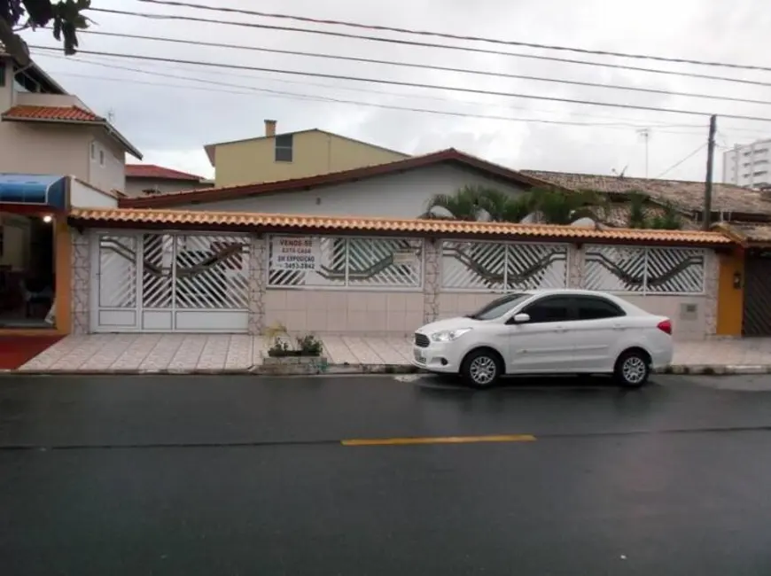 Foto 1 de Casa com 3 quartos à venda, 300m2 em Centro, Peruibe - SP