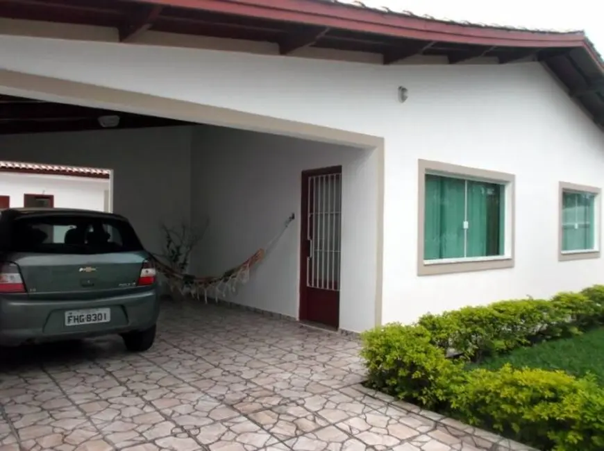 Foto 2 de Casa com 3 quartos à venda, 300m2 em Centro, Peruibe - SP