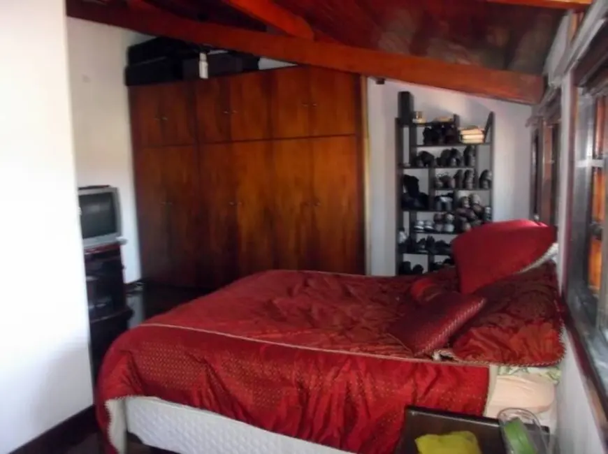 Sobrado com 5 quartos à venda, 315m2 em Centro, Peruibe - SP - imagem 9 Foto 9 de Sobrado com 5 quartos à venda, 315m2 em Centro, Peruibe - SP