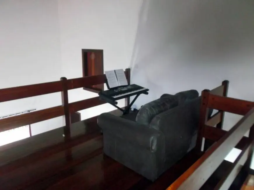 Sobrado com 5 quartos à venda, 315m2 em Centro, Peruibe - SP - imagem 7 Foto 7 de Sobrado com 5 quartos à venda, 315m2 em Centro, Peruibe - SP