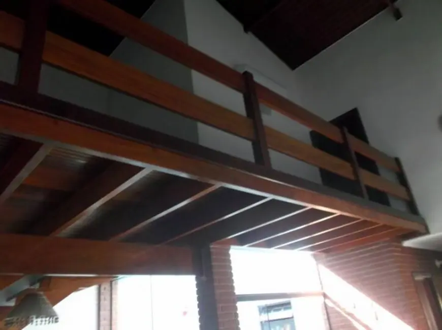 Sobrado com 5 quartos à venda, 315m2 em Centro, Peruibe - SP - imagem 5 Foto 5 de Sobrado com 5 quartos à venda, 315m2 em Centro, Peruibe - SP