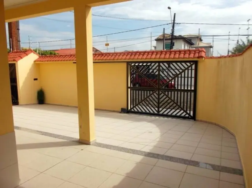 Sobrado com 5 quartos à venda, 336m2 em Peruibe - SP - imagem 6 Foto 6 de Sobrado com 5 quartos à venda, 336m2 em Peruibe - SP