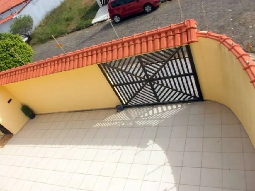 Sobrado com 5 quartos à venda, 336m2 em Peruibe - SP - imagem 4 Foto 4 de Sobrado com 5 quartos à venda, 336m2 em Peruibe - SP