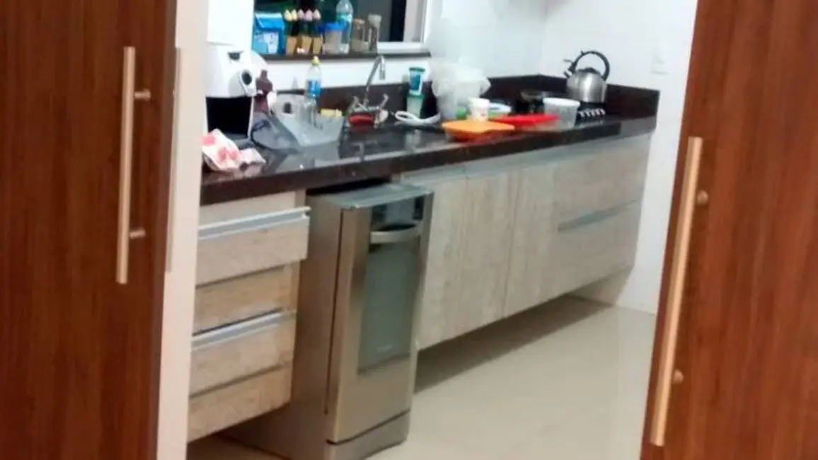 Casa com 4 quartos à venda, 600002m2 em Peruibe - SP - imagem 6 Foto 6 de Casa com 4 quartos à venda, 600002m2 em Peruibe - SP