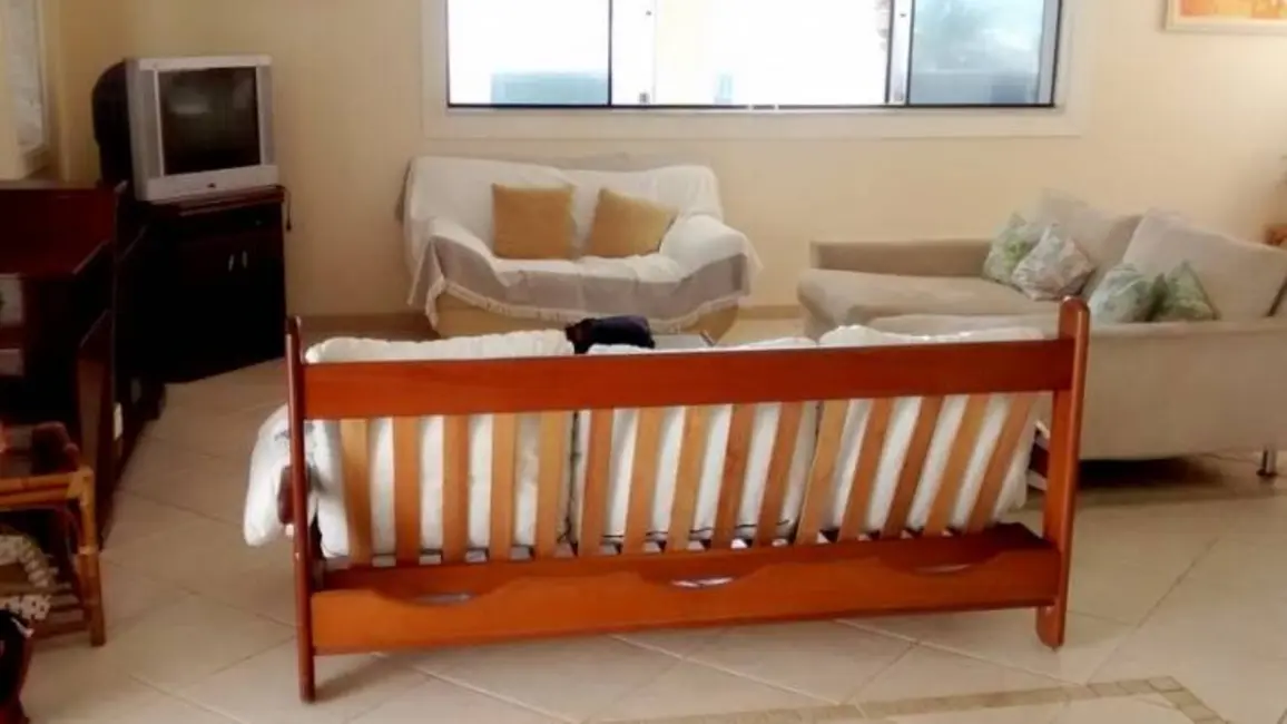 Casa com 5 quartos à venda, 800m2 em Peruibe - SP - imagem 4 Foto 4 de Casa com 5 quartos à venda, 800m2 em Peruibe - SP