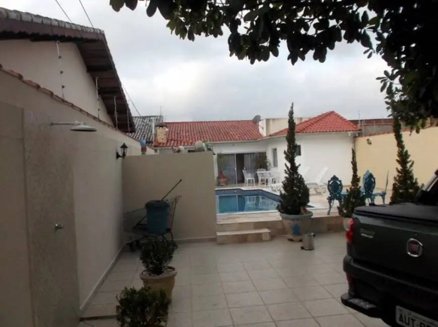 Casa com 3 quartos à venda, 360m2 em Peruibe - SP - imagem 5 Foto 5 de Casa com 3 quartos à venda, 360m2 em Peruibe - SP