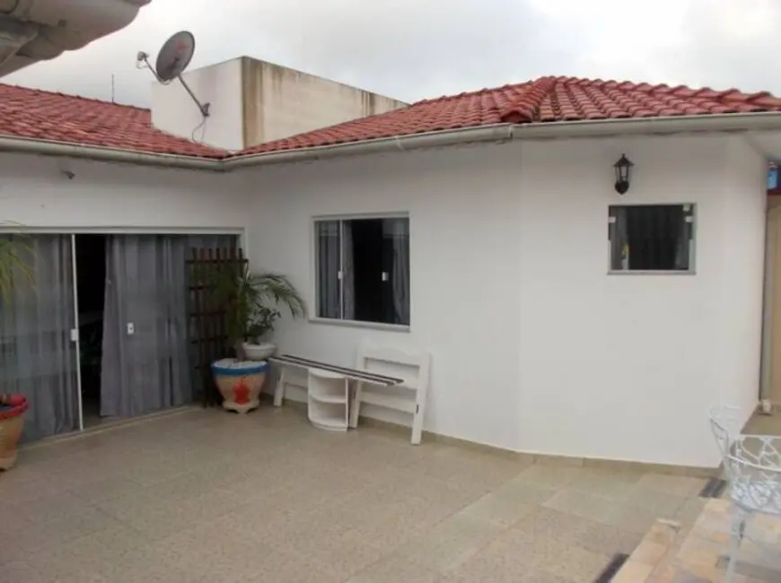 Casa com 3 quartos à venda, 360m2 em Peruibe - SP - imagem 8 Foto 8 de Casa com 3 quartos à venda, 360m2 em Peruibe - SP