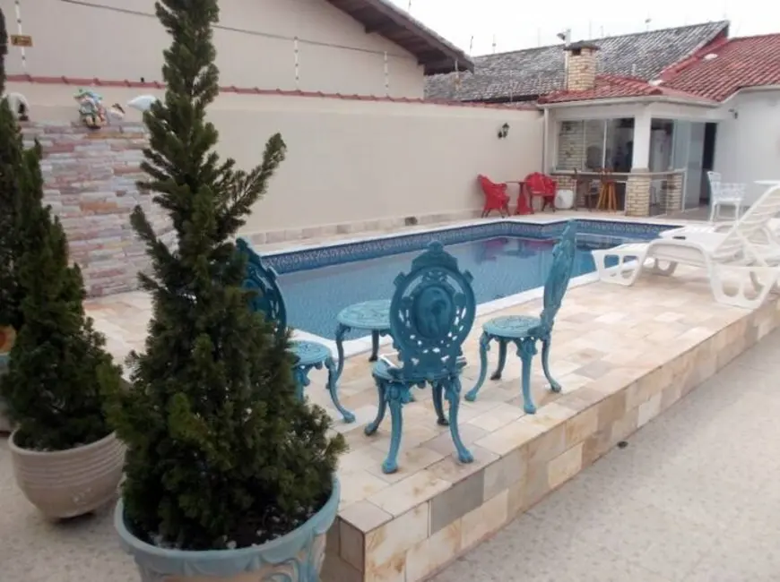 Casa com 3 quartos à venda, 360m2 em Peruibe - SP - imagem 4 Foto 4 de Casa com 3 quartos à venda, 360m2 em Peruibe - SP