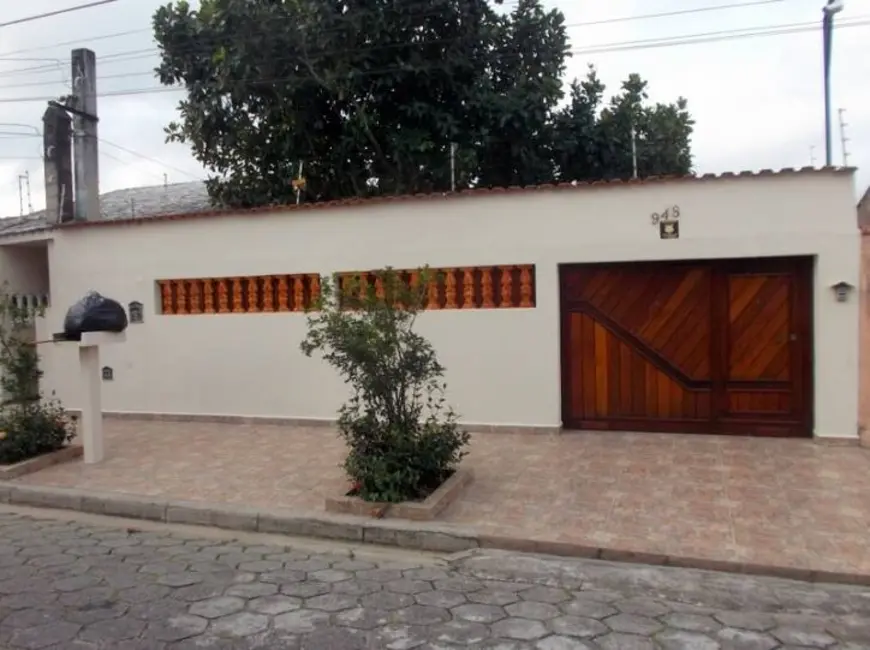 Casa com 3 quartos à venda, 360m2 em Peruibe - SP - imagem 2 Foto 2 de Casa com 3 quartos à venda, 360m2 em Peruibe - SP