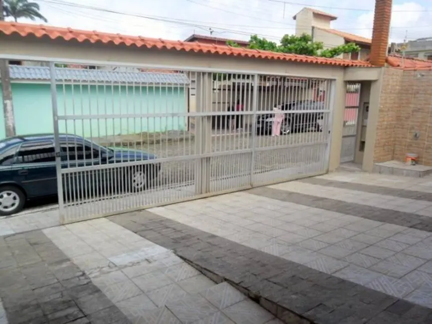 Casa com 3 quartos à venda, 250m2 em Peruibe - SP - imagem 7 Foto 7 de Casa com 3 quartos à venda, 250m2 em Peruibe - SP