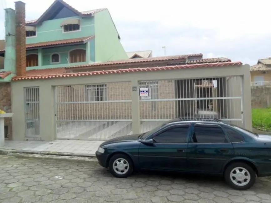 Foto 2 de Casa com 3 quartos à venda, 250m2 em Peruibe - SP