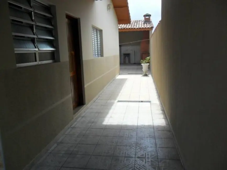 Casa com 3 quartos à venda, 250m2 em Peruibe - SP - imagem 6 Foto 6 de Casa com 3 quartos à venda, 250m2 em Peruibe - SP