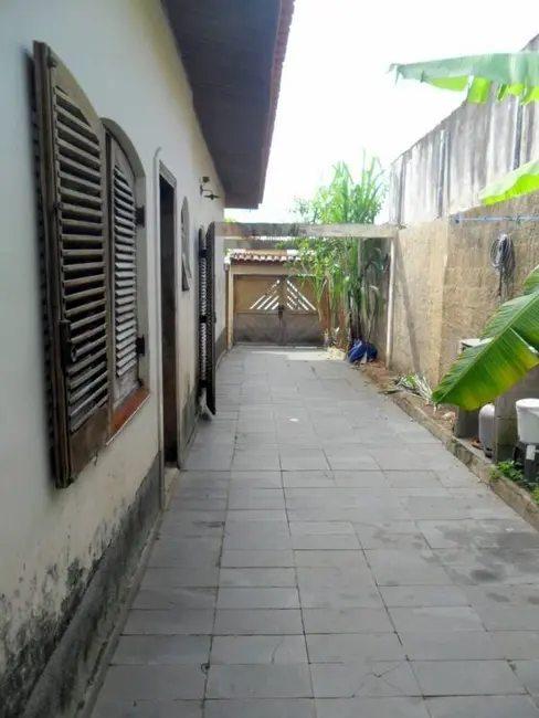 Casa com 3 quartos à venda, 533m2 em Peruibe - SP - imagem 3 Foto 3 de Casa com 3 quartos à venda, 533m2 em Peruibe - SP