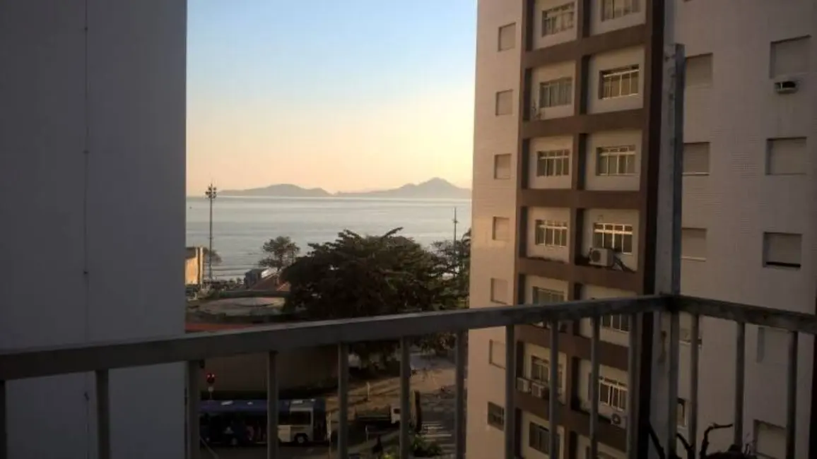 Foto 16 de Apartamento à venda em Ponta da Praia, Santos - SP