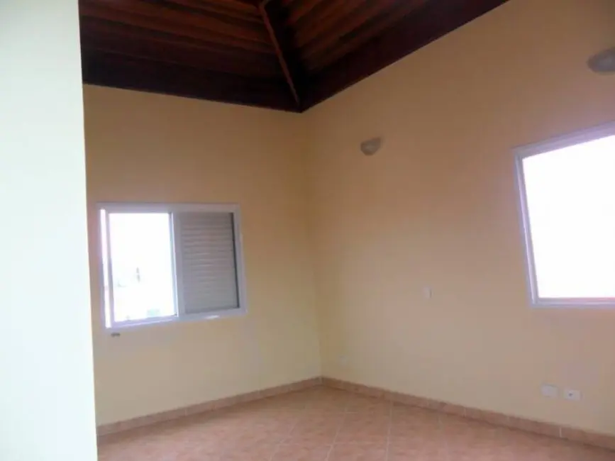 Sobrado com 5 quartos à venda, 576m2 em Peruibe - SP - imagem 6 Foto 6 de Sobrado com 5 quartos à venda, 576m2 em Peruibe - SP