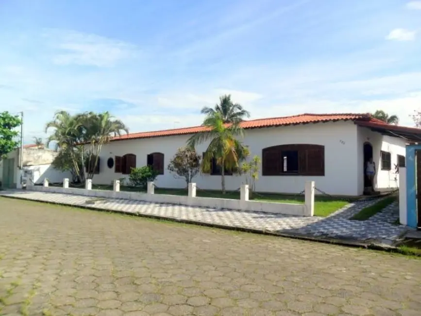 Foto 1 de Casa com 4 quartos à venda, 560m2 em Peruibe - SP