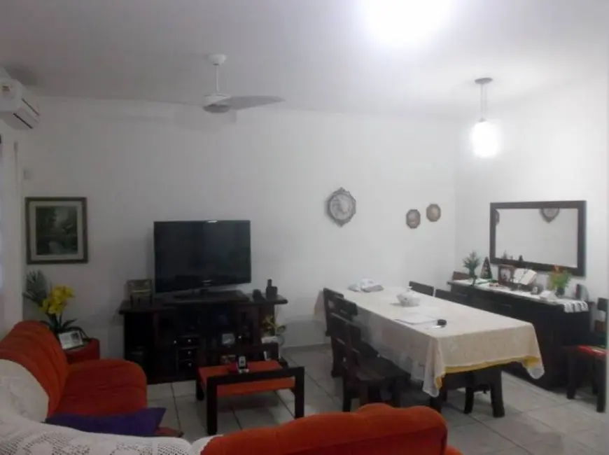 Casa com 4 quartos à venda, 350m2 em Peruibe - SP - imagem 2 Foto 2 de Casa com 4 quartos à venda, 350m2 em Peruibe - SP