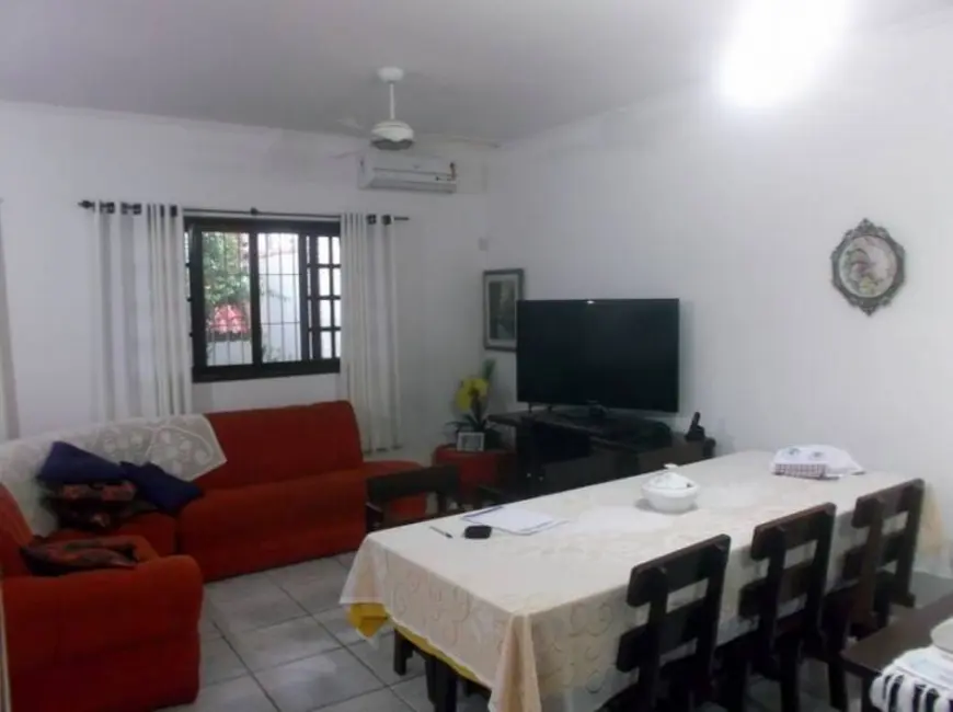 Casa com 4 quartos à venda, 350m2 em Peruibe - SP - imagem 3 Foto 3 de Casa com 4 quartos à venda, 350m2 em Peruibe - SP