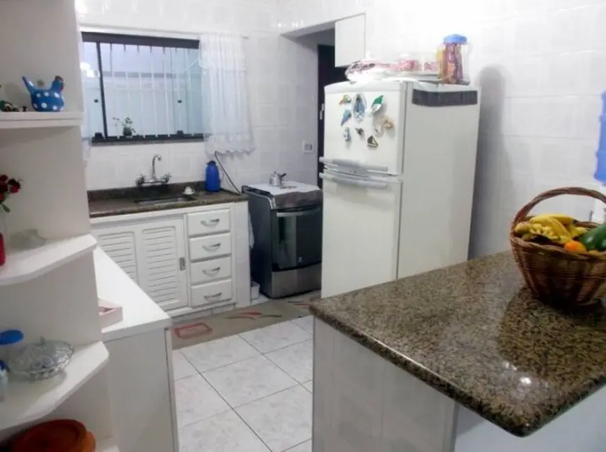 Casa com 4 quartos à venda, 350m2 em Peruibe - SP - imagem 4 Foto 4 de Casa com 4 quartos à venda, 350m2 em Peruibe - SP
