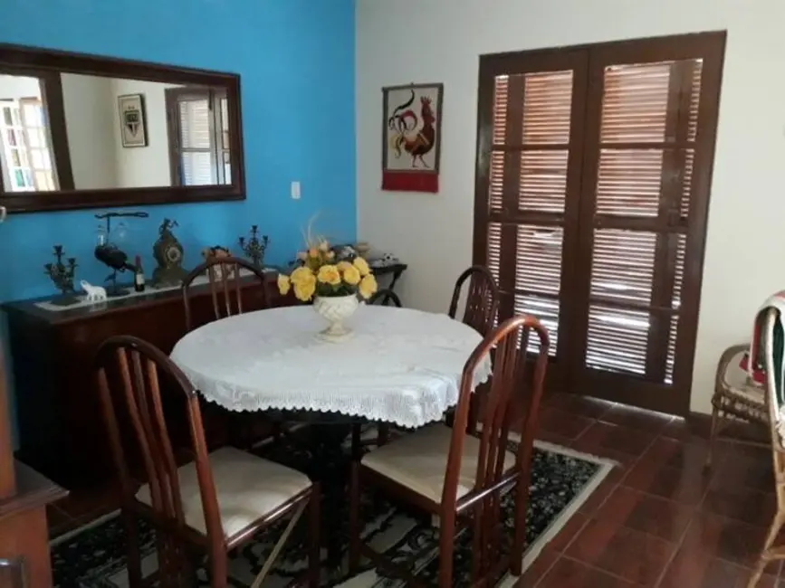 Casa com 4 quartos à venda, 825m2 em Peruibe - SP - imagem 4 Foto 4 de Casa com 4 quartos à venda, 825m2 em Peruibe - SP
