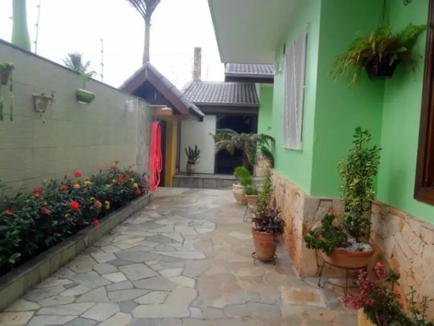 Casa com 6 quartos à venda, 337m2 em Peruibe - SP - imagem 5 Foto 5 de Casa com 6 quartos à venda, 337m2 em Peruibe - SP