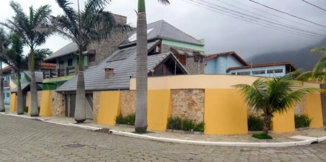 Foto 2 de Casa com 6 quartos à venda, 337m2 em Peruibe - SP