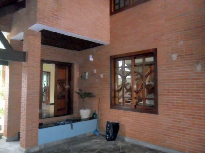 Casa com 6 quartos à venda, 337m2 em Peruibe - SP - imagem 4 Foto 4 de Casa com 6 quartos à venda, 337m2 em Peruibe - SP