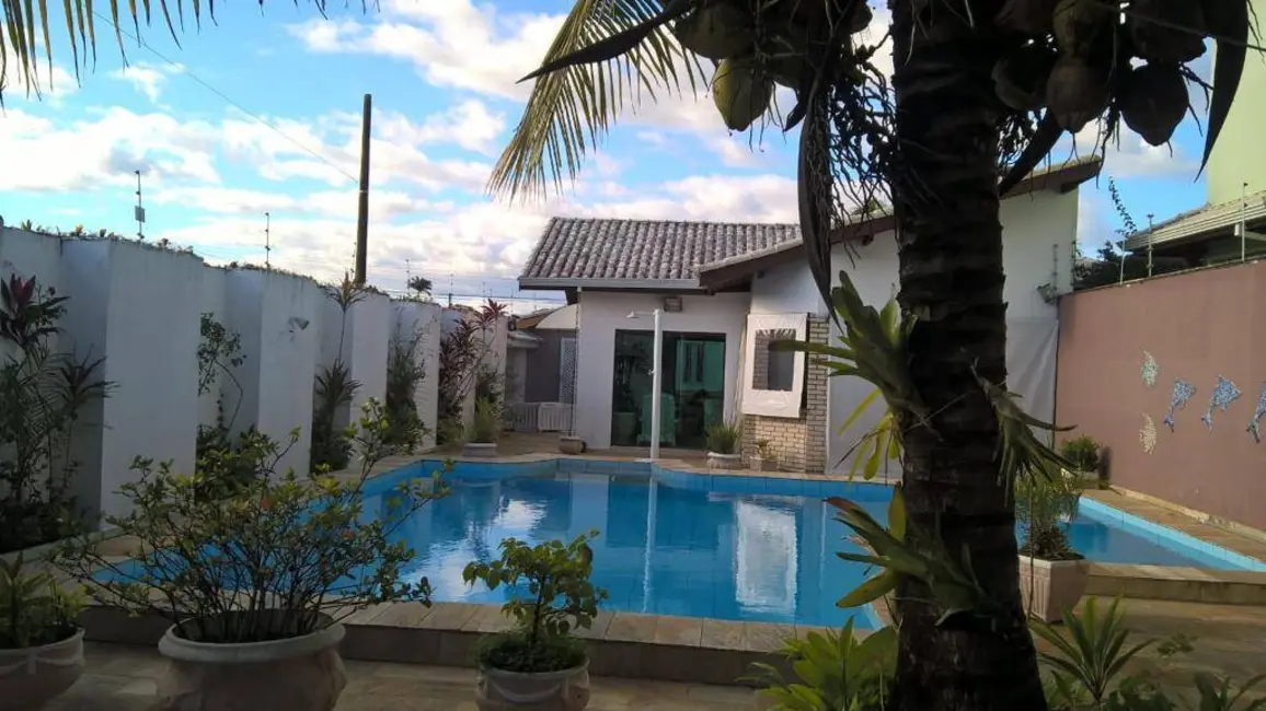 Casa com 3 quartos à venda, 530m2 em Peruibe - SP - imagem 3 Foto 3 de Casa com 3 quartos à venda, 530m2 em Peruibe - SP