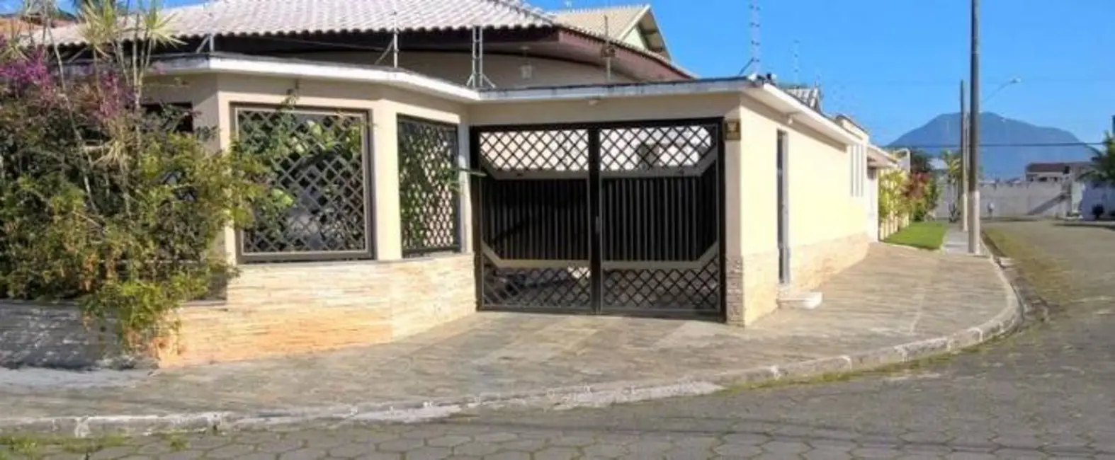 Casa com 3 quartos à venda, 530m2 em Peruibe - SP - imagem 5 Foto 5 de Casa com 3 quartos à venda, 530m2 em Peruibe - SP