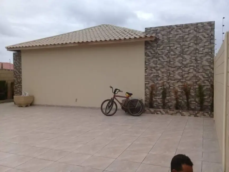 Foto 2 de Casa com 2 quartos à venda, 150m2 em Itanhaem - SP