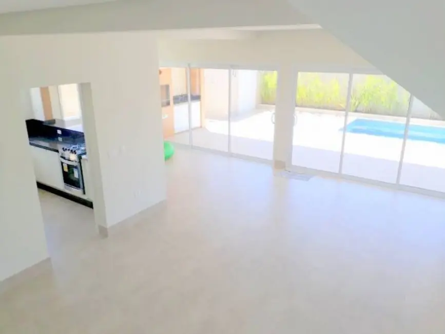 Foto 2 de Casa com 5 quartos à venda, 300m2 em Peruibe - SP