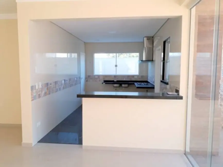 Casa com 4 quartos à venda, 300m2 em Peruibe - SP - imagem 4 Foto 4 de Casa com 4 quartos à venda, 300m2 em Peruibe - SP