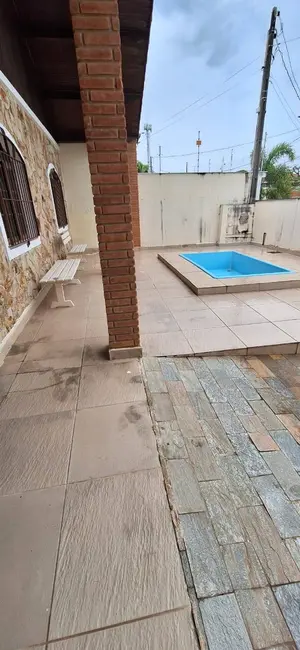 Casa com 3 quartos à venda, 250m2 em Peruibe - SP - imagem 3 Foto 3 de Casa com 3 quartos à venda, 250m2 em Peruibe - SP