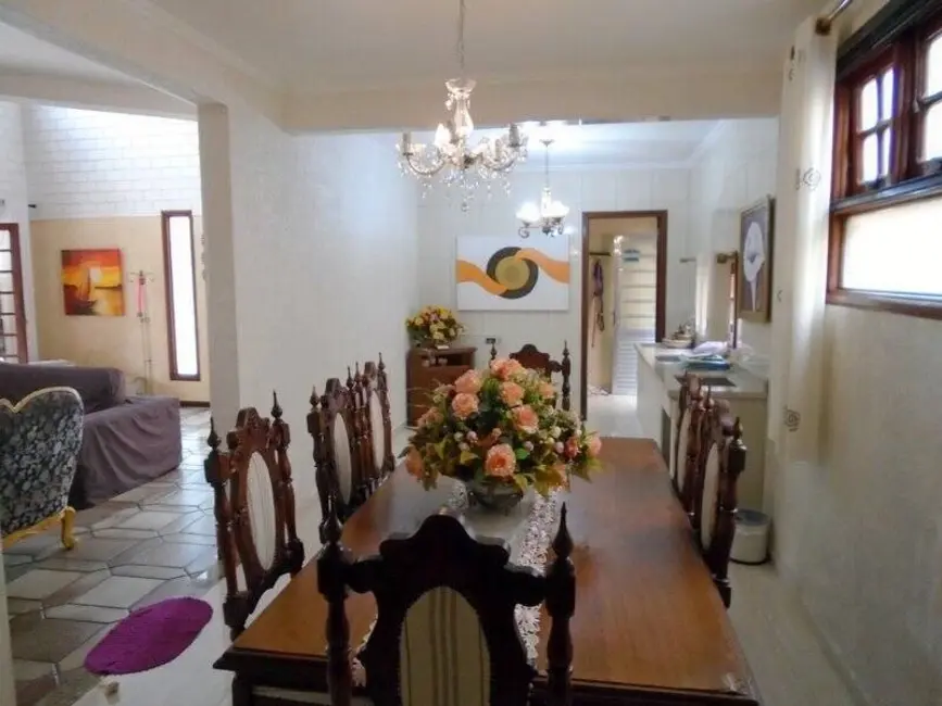 Casa com 4 quartos à venda, 398m2 em Peruibe - SP - imagem 9 Foto 9 de Casa com 4 quartos à venda, 398m2 em Peruibe - SP