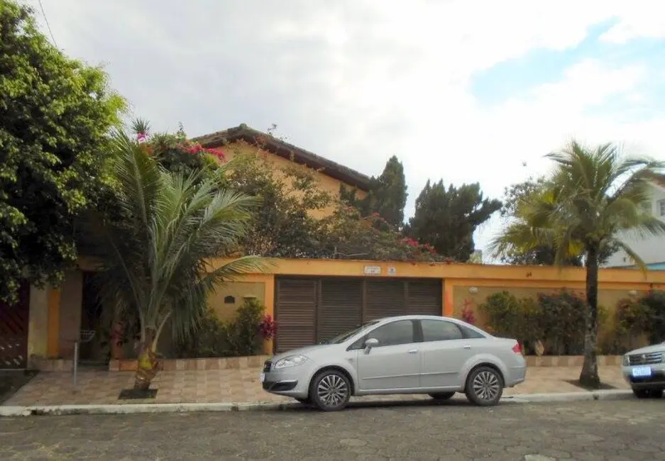 Casa com 4 quartos à venda, 398m2 em Peruibe - SP - imagem 3 Foto 3 de Casa com 4 quartos à venda, 398m2 em Peruibe - SP