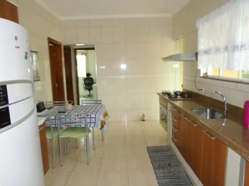 Casa com 3 quartos à venda, 246m2 em Peruibe - SP - imagem 8 Foto 8 de Casa com 3 quartos à venda, 246m2 em Peruibe - SP