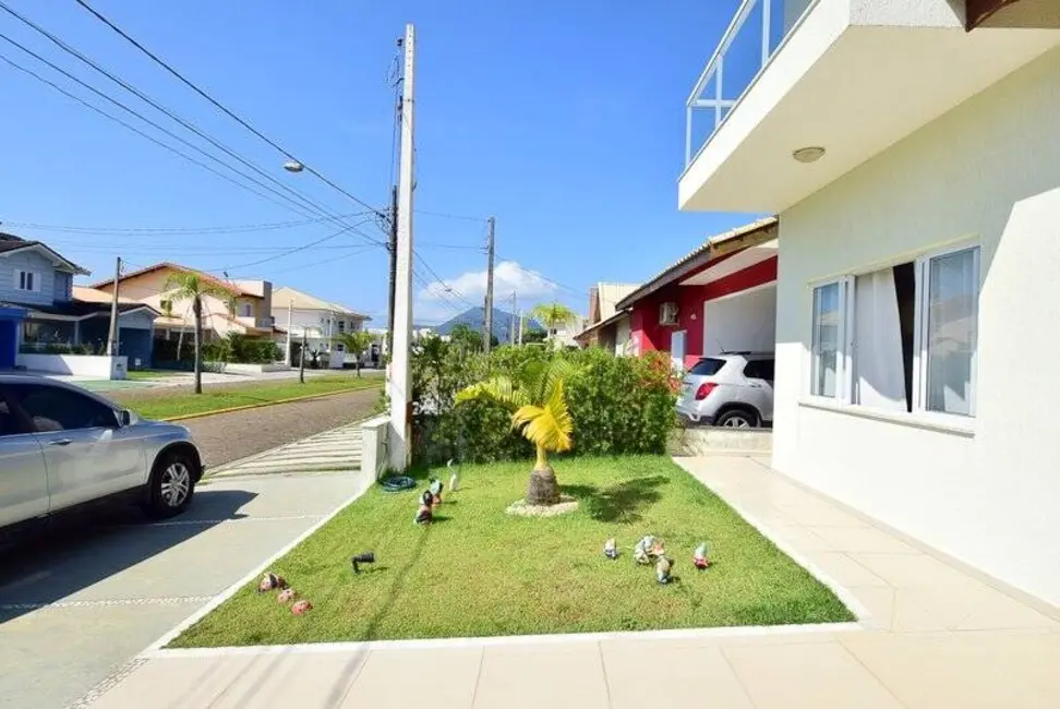 Foto 2 de Casa com 3 quartos à venda, 280m2 em Peruibe - SP