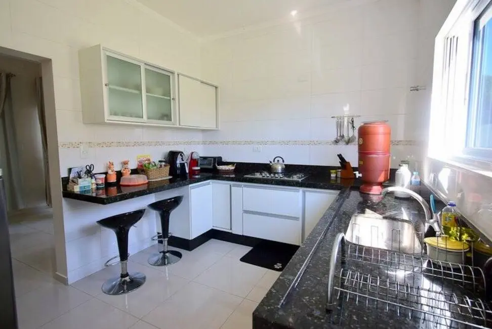 Foto 8 de Casa com 3 quartos à venda, 280m2 em Peruibe - SP