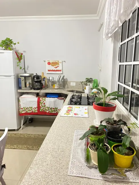 Casa com 3 quartos à venda em Curitiba - PR - imagem 6 Foto 6 de Casa com 3 quartos à venda em Curitiba - PR