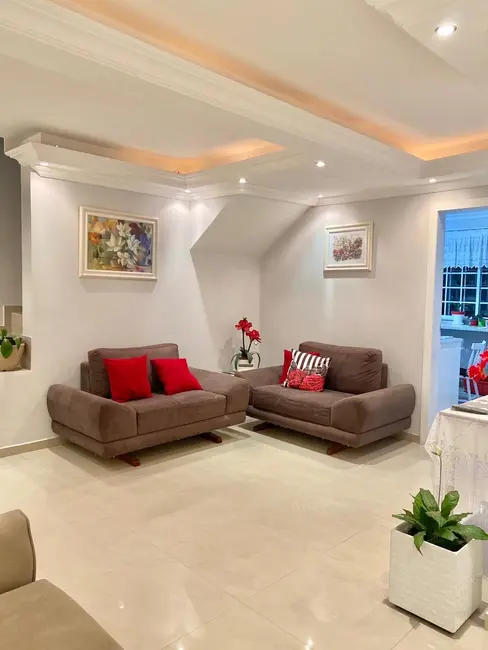 Casa com 3 quartos à venda em Curitiba - PR - imagem 8 Foto 8 de Casa com 3 quartos à venda em Curitiba - PR