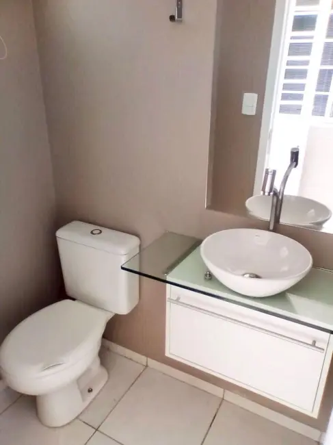 Casa com 3 quartos à venda em Curitiba - PR - imagem 5 Foto 5 de Casa com 3 quartos à venda em Curitiba - PR