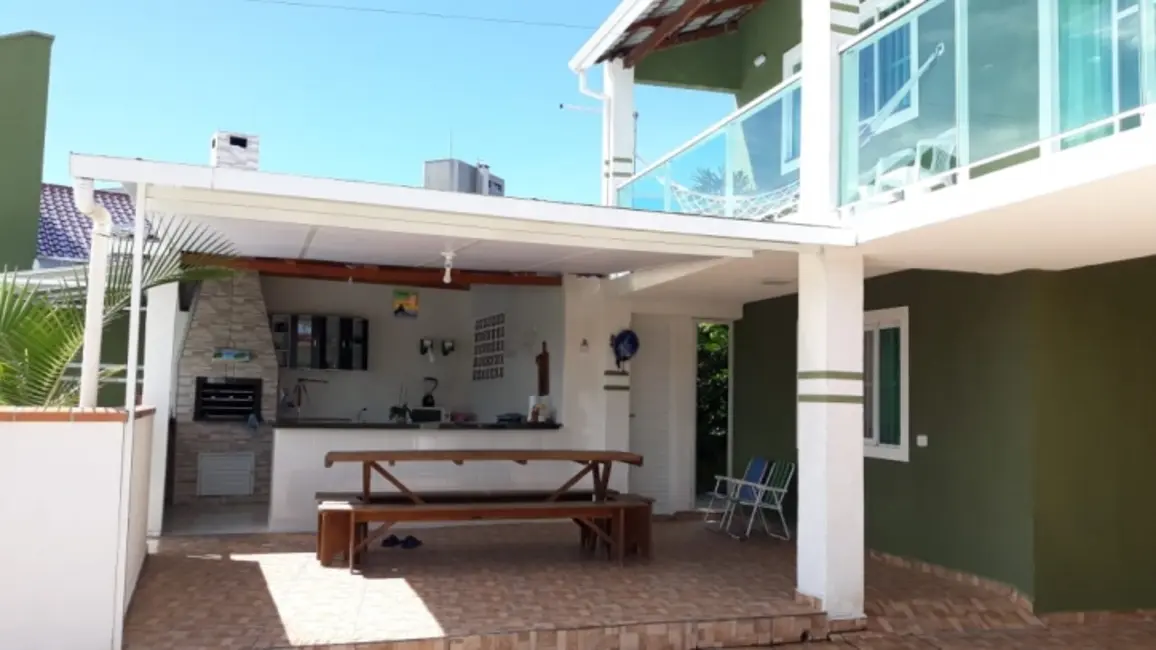 Foto 2 de Sobrado com 4 quartos à venda, 420m2 em Pontal Do Parana - PR