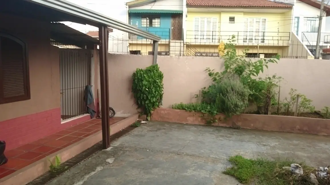 Casa com 2 quartos à venda, 150m2 em Capão da Imbuia, Curitiba - PR - imagem 4 Foto 4 de Casa com 2 quartos à venda, 150m2 em Capão da Imbuia, Curitiba - PR