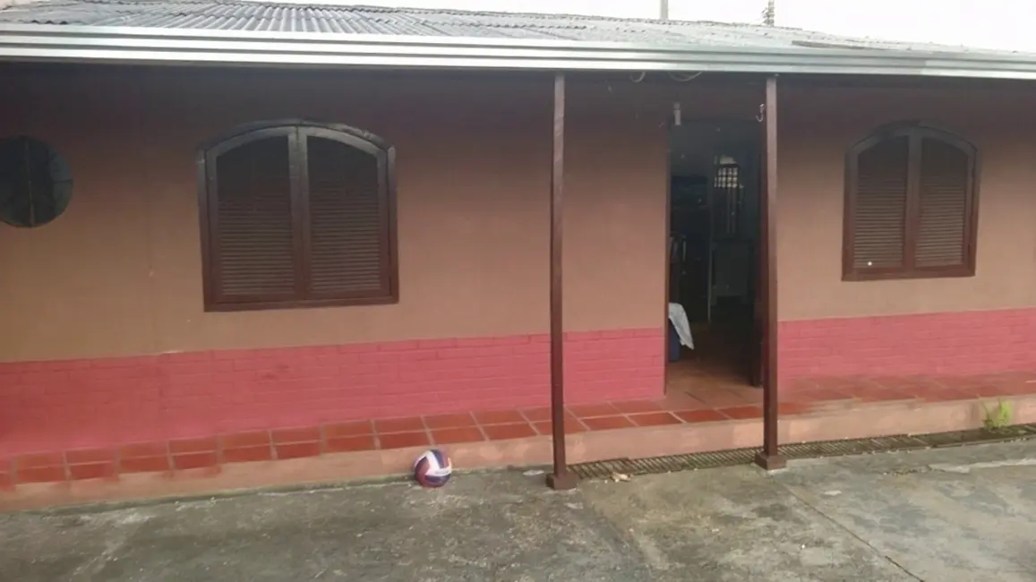 Casa com 2 quartos à venda, 150m2 em Capão da Imbuia, Curitiba - PR - imagem 3 Foto 3 de Casa com 2 quartos à venda, 150m2 em Capão da Imbuia, Curitiba - PR