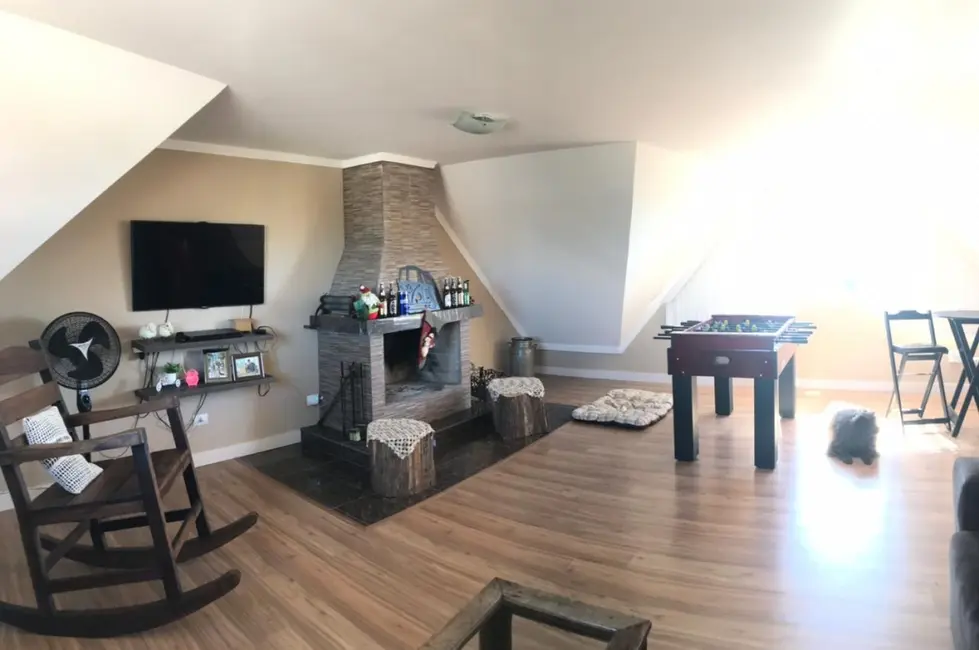 Casa com 3 quartos à venda, 197m2 em São Braz, Curitiba - PR - imagem 7 Foto 7 de Casa com 3 quartos à venda, 197m2 em São Braz, Curitiba - PR