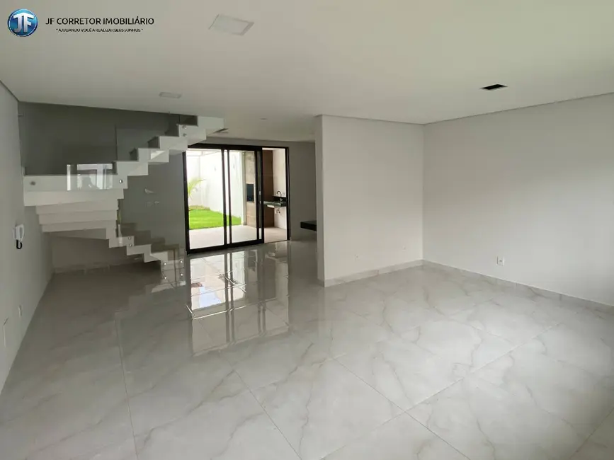 Foto 2 de Casa com 3 quartos à venda, 163m2 em Santana Do Paraiso - MG